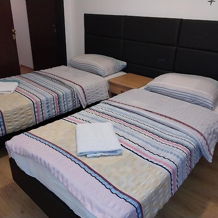 Guesthouse Juka Gospić Esterno foto