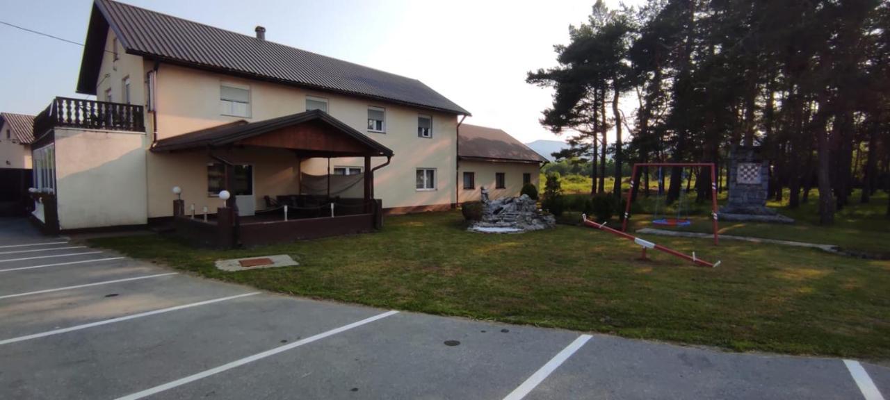 Guesthouse Juka Gospić Esterno foto