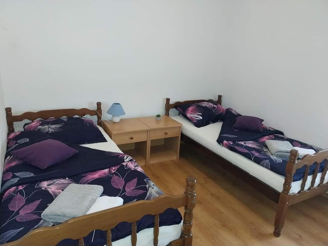 Guesthouse Juka Gospić Esterno foto