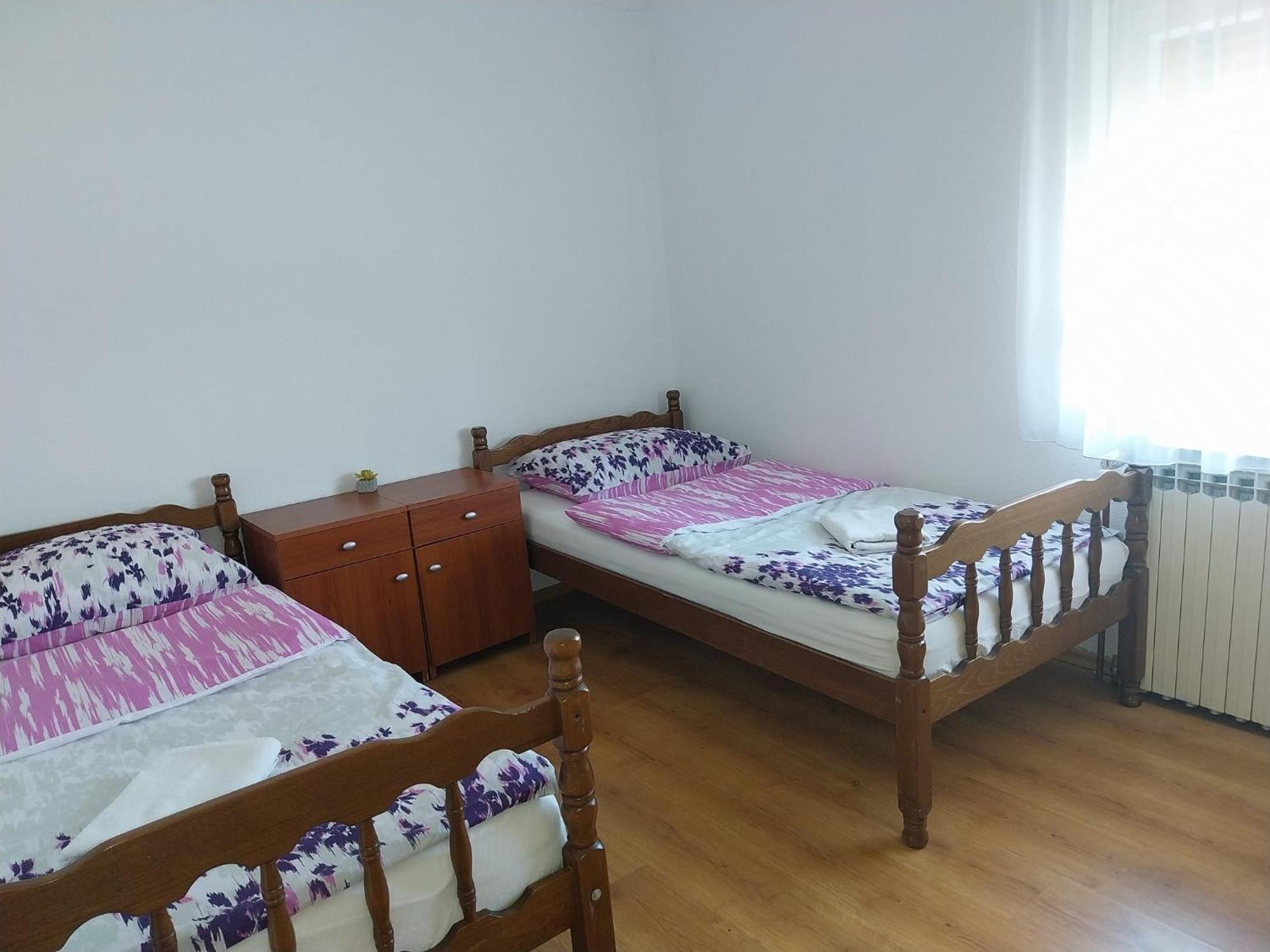 Guesthouse Juka Gospić Esterno foto