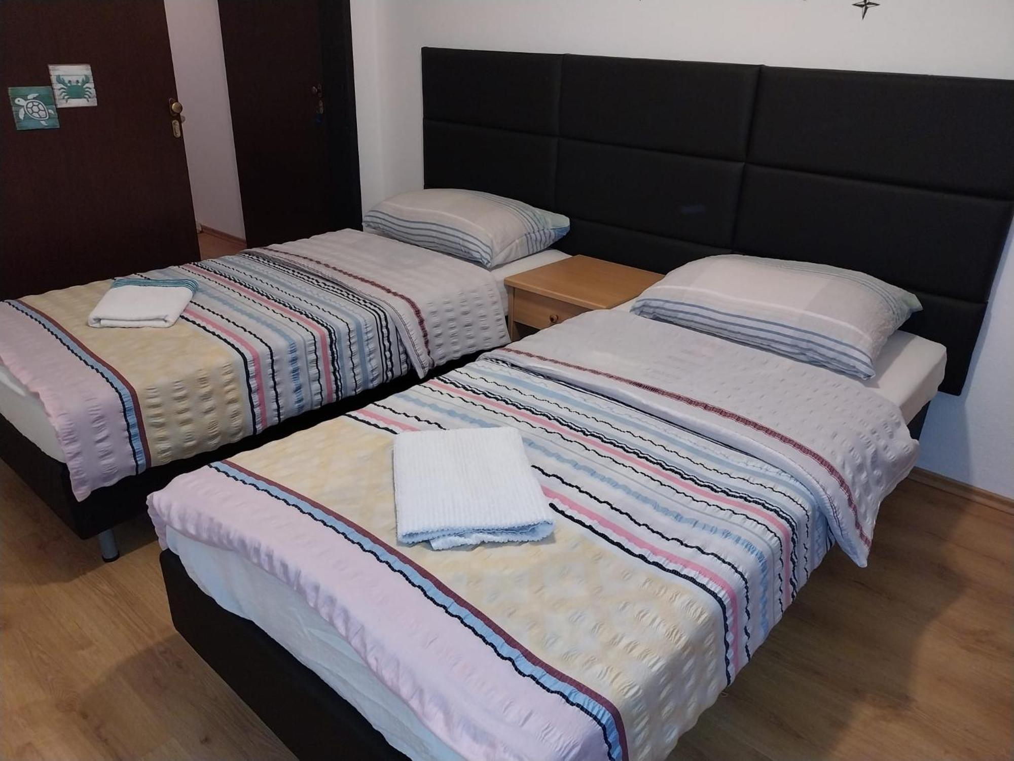 Guesthouse Juka Gospić Esterno foto