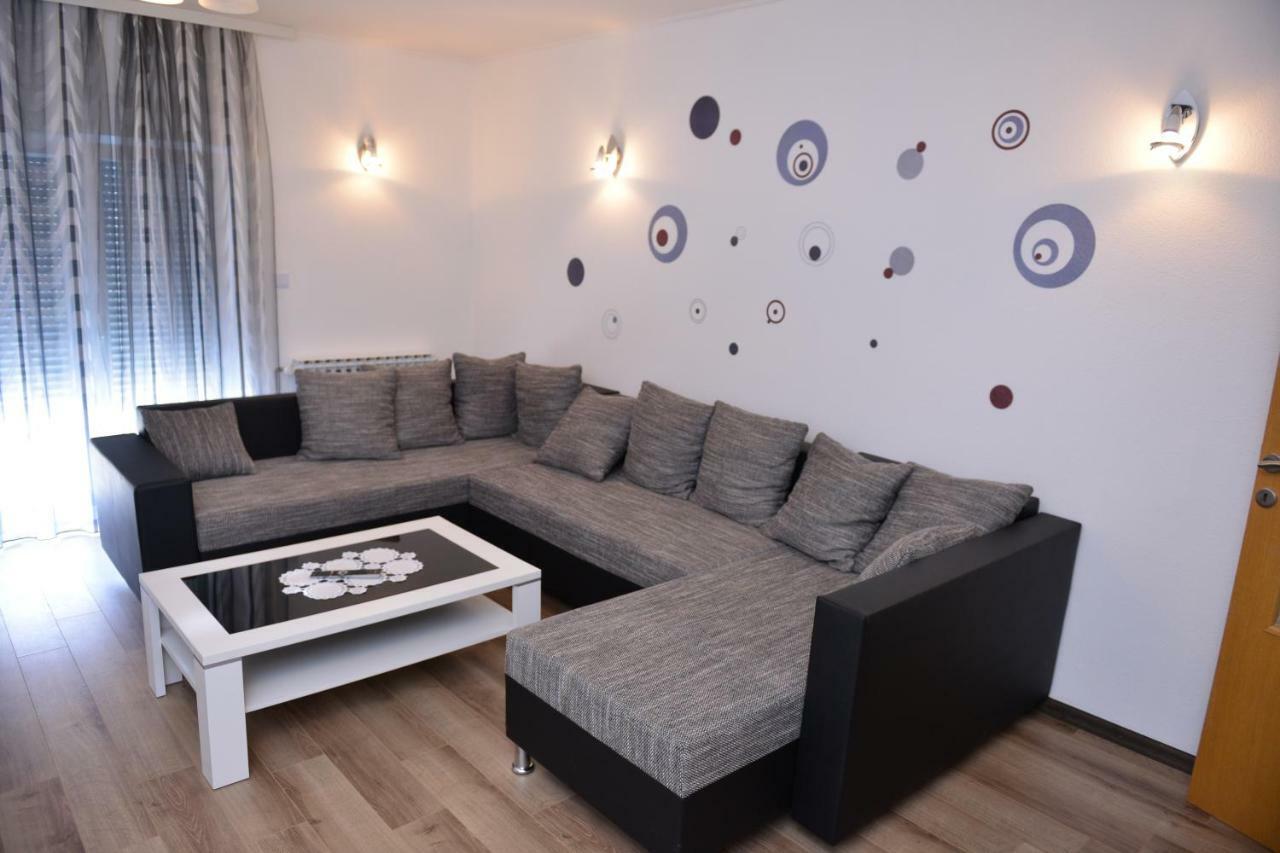 Guesthouse Juka Gospić Esterno foto